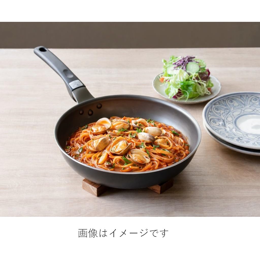 THE SPIN Egg Pan 15 x 18cm - Non-stick, easy to clean, efficient heat distribution for even cooking - Nansen Japan