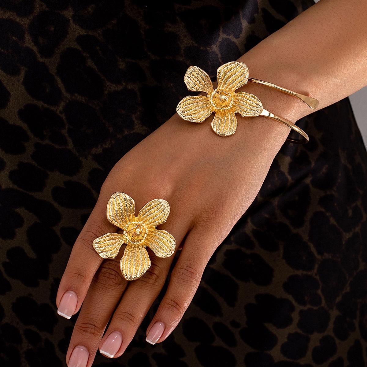 

Модные браслеты для женского комплекта украшений золотой