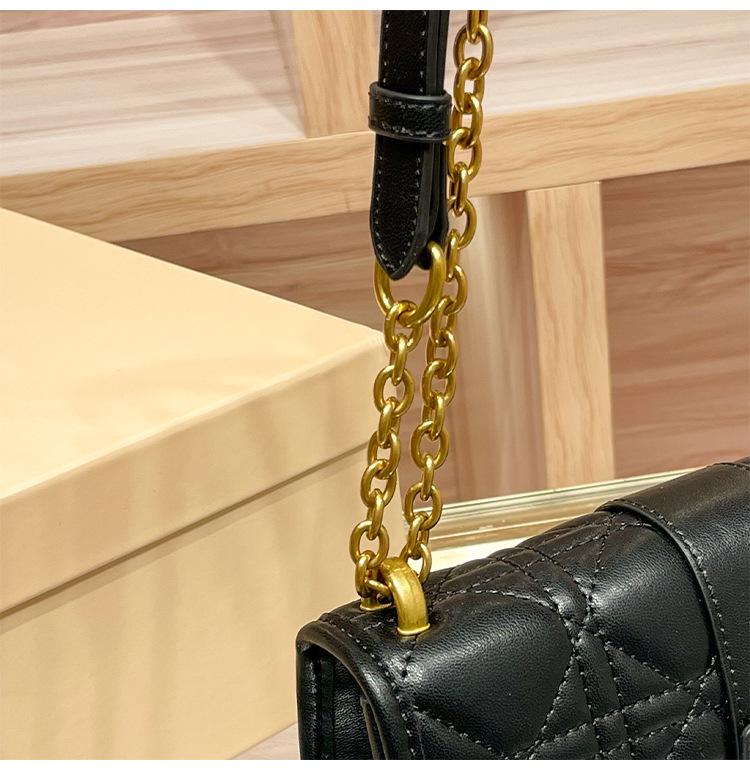 2025 Trendy Women's Stylish Square Chain Crossbody Bag - CD Design