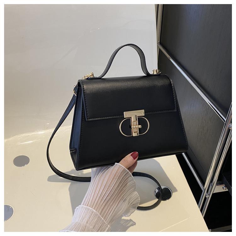 

Bags shoulder bag women s summer 2024 new fashion messenger bag fashion texture handbag retro candy color small чорний