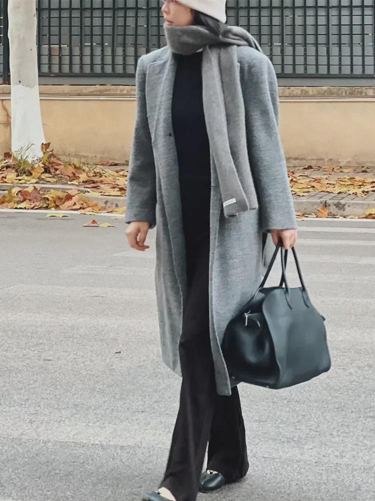 Сумка-тоут Margaux15 из матовой кожи T*ROW от Dong Jie в стиле минимализма — большая вместимость, сумка-трансформер цвета платины