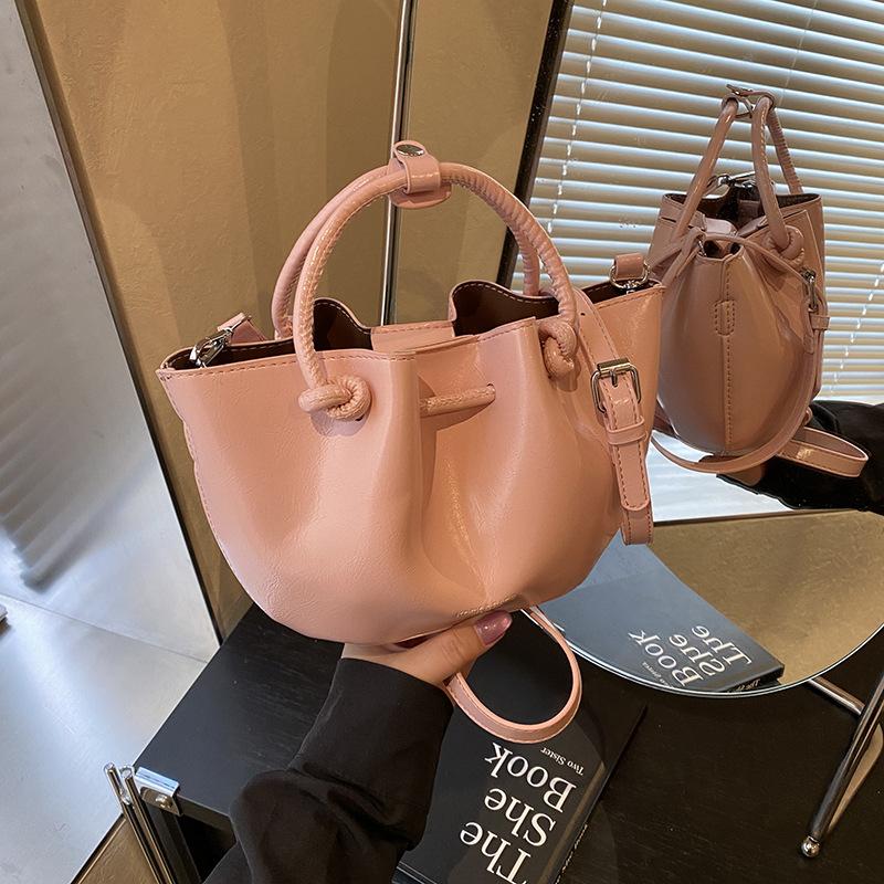 Korean Niche Design Simple and Versatile Pleated Handbag Women's 2025 Spring and Summer New Fashion Messenger Bucket Bag
