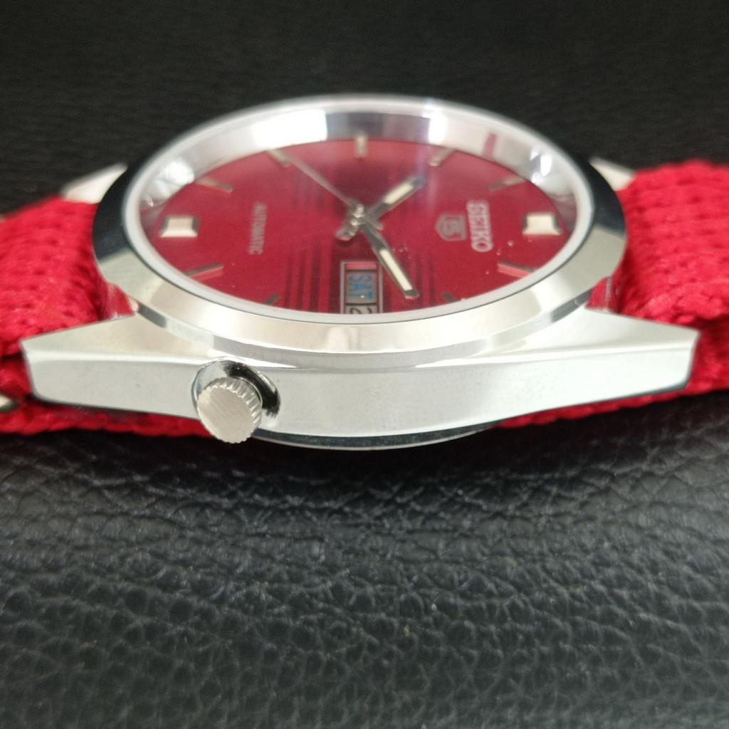 VINTAGE REFURBISHED SEIKO 5 AUTOMATIC 7009A JAPAN MENS RED DIAL WATCH a709596-1