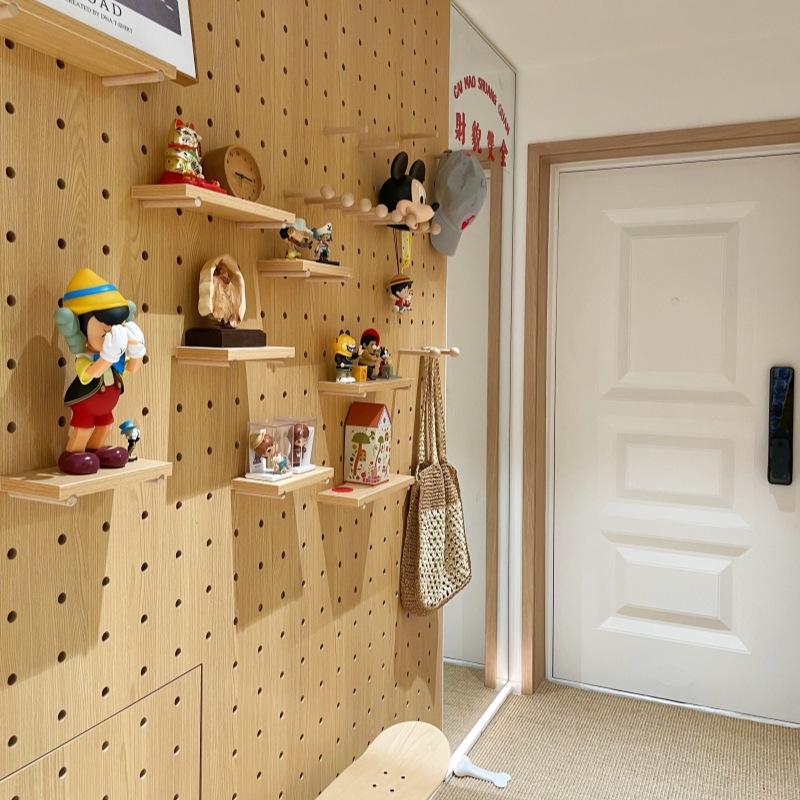 Solid Wood Pegboard Rack: Wall-Mounted & Desktop Storage Display for Entrance Hallway