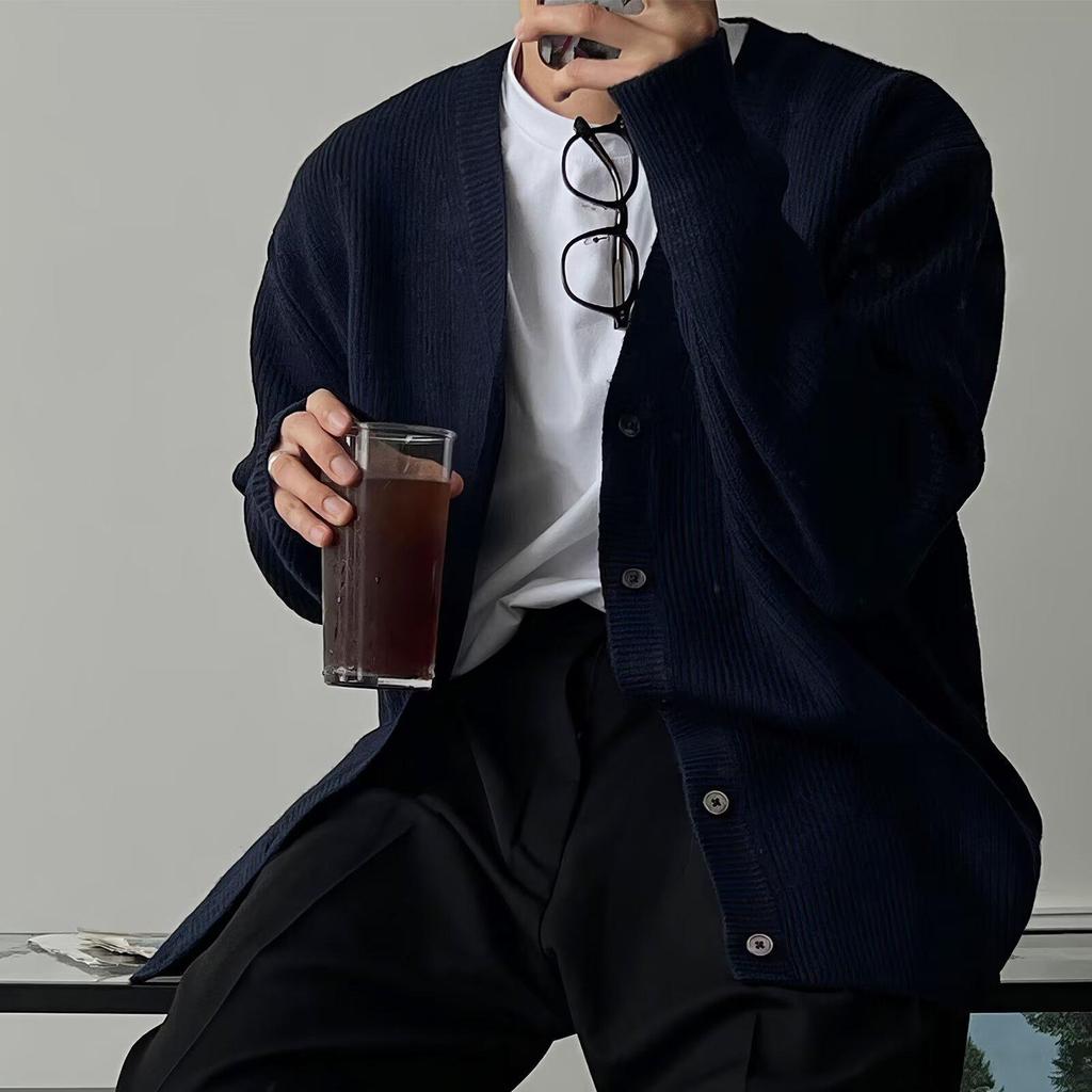 2026 Japanese Retro V-neck Knit Cardigan: Spring/Autumn Artistic Loose Sweater for Men