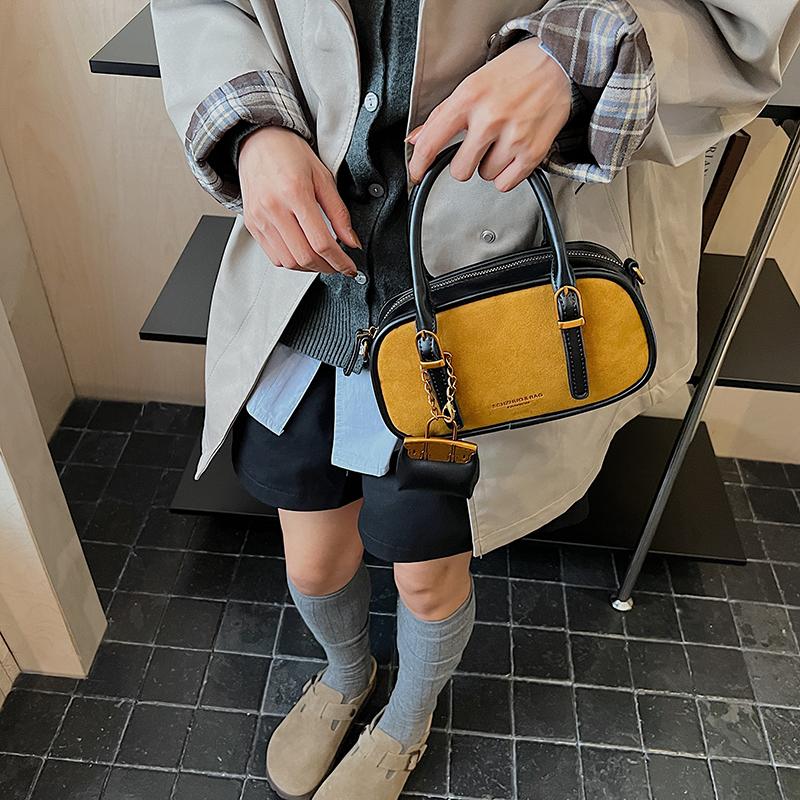 Popular Autumn and Winter Retro Underarm Bowling Bag Women's Niche Bag Black Bag