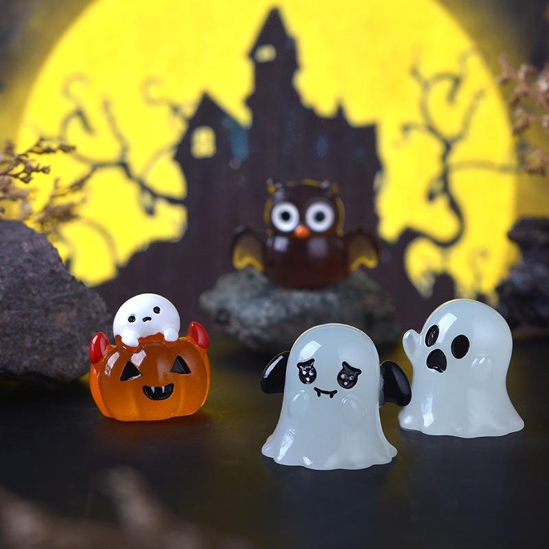 6Pcs Halloween Owl Ghost Glow-In-Light Series Micro-Landscape Small Ornaments, Car Center Console Decorative Luminous Ornaments