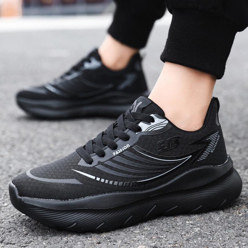 2025 new mesh student running shoes soft sole cold sticky shoes trendy men's shoes flying woven couple shoes