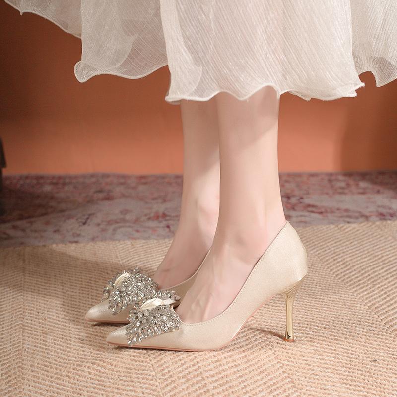 

Модные Темпераментные Высокие Каблуки Женские Осенние Новые Остроносые С Мелким Вырезом Блестящие Стразы Бант Шпилька Одиночные Туфли 34