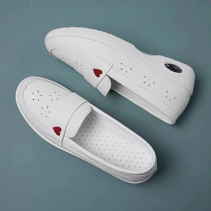 

Любовь медицинский уход маленькие белые туфли рабочие туфли медсестры женские дышащие мягкая подошва отверстия нескользящая воздушная подушка не устают ноги кожаные туфли 40 белый