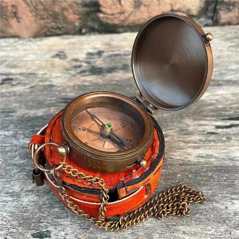 

Brass Poem Compass Engraved Gift Antique Compass With Leather Case коричневий