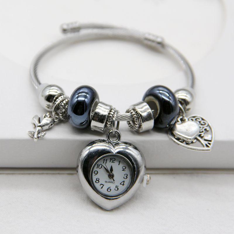 

1 шт. Корейская версия модных креативных часов-браслета с подвеской в виде сердца из бусин, Женские, Модные часы-браслет с открытым браслетом, Кварцевые часы