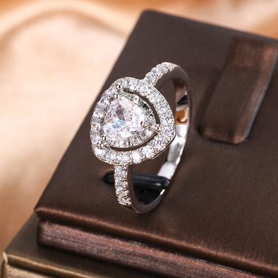 Evropská a americká móda Jednoduchý prsten Geometrie Plný diamantového zirkonu Lehký luxus Dámské šperky