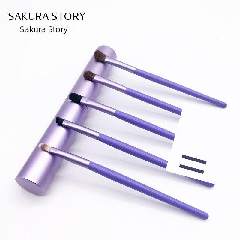 

Pony Hair Eyeshadow Brush Set Animal Makeup Brush Lip Brush Nose Shadow Eyebrow Blooming Loose Powder Brush Full Set Makeup Tools Little horse hair 05# Iris 5 Pack (Brush Bucket)