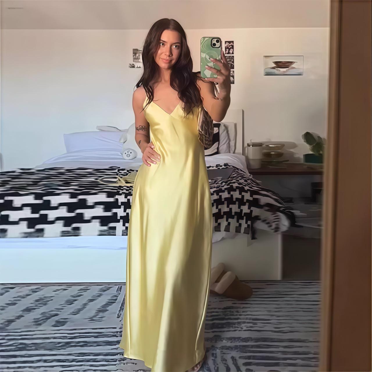 

LYRIA Elegant Satin Yellow Sling Long Vestido Women Fashion Sleeveless Off Shoulder A-line V Neck Dresses Summer Club Dinner Wear XS рожевий