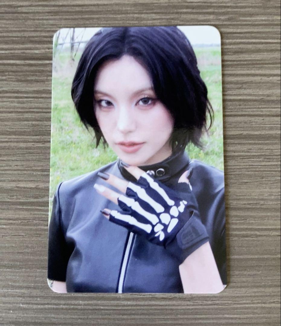 

[USED] itzy Yeji GWBG makestar Pre-order Limited Behind Trading Card