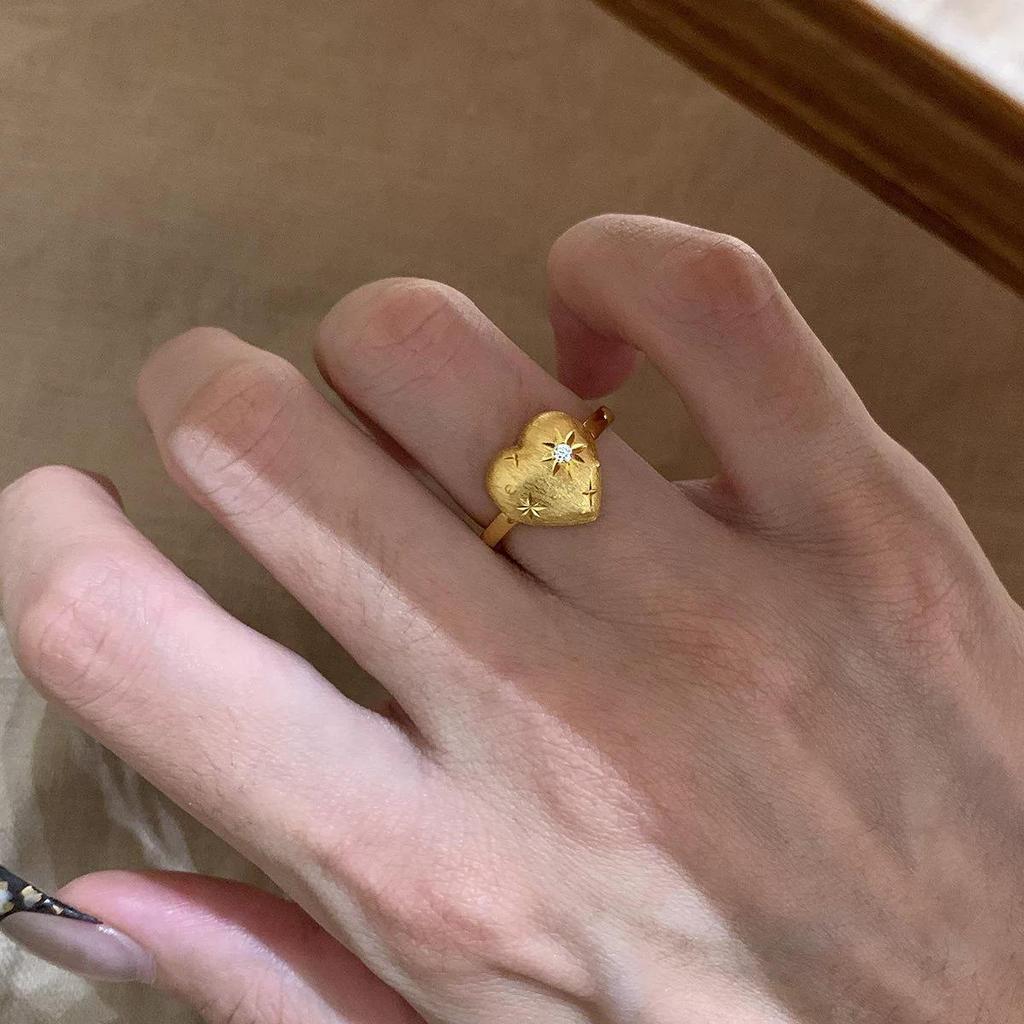 Elegant Gold Heart Ring - Versatile, Fashionable, Adjustable Brushed Finish, Designed for Women’s Index Finger, Trendy and Unique.