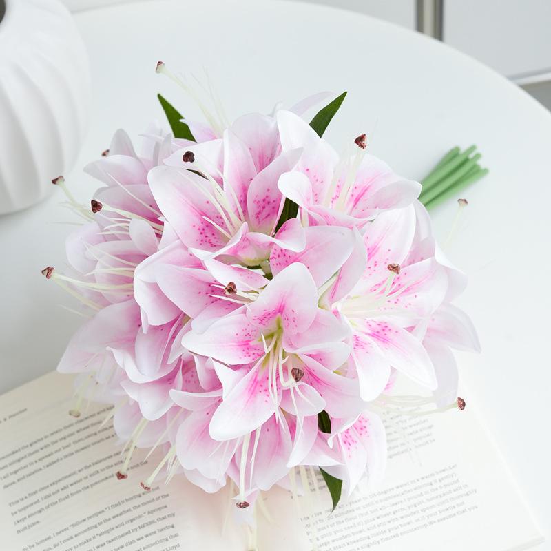 

20pcs/Bouquet Lily Simulated Flowers Wedding Decoration Road Guide Hand-held Wedding Room Ornaments Souvenirs Fake Flowers 1 bundle светло-фиолетовый