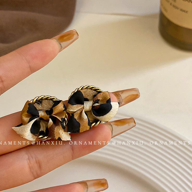 Silbernadel Leopard Herz Schleife Geometrische Hängeohrringe - Trendiger koreanischer Stil für Frauen