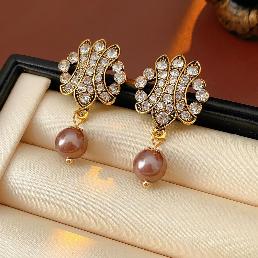 French retro diamond-set love pearl earrings, earrings, retro temperament simple and versatile earrings women
