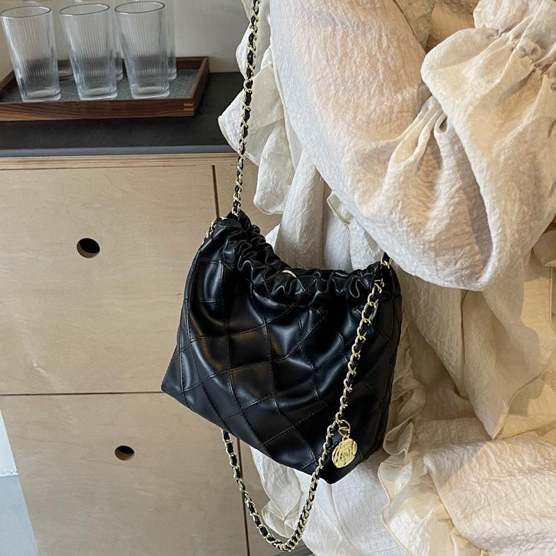 Shoulder Bag Women's New Fashionable Versatile Large-capacity Casual Girl Messenger Bag