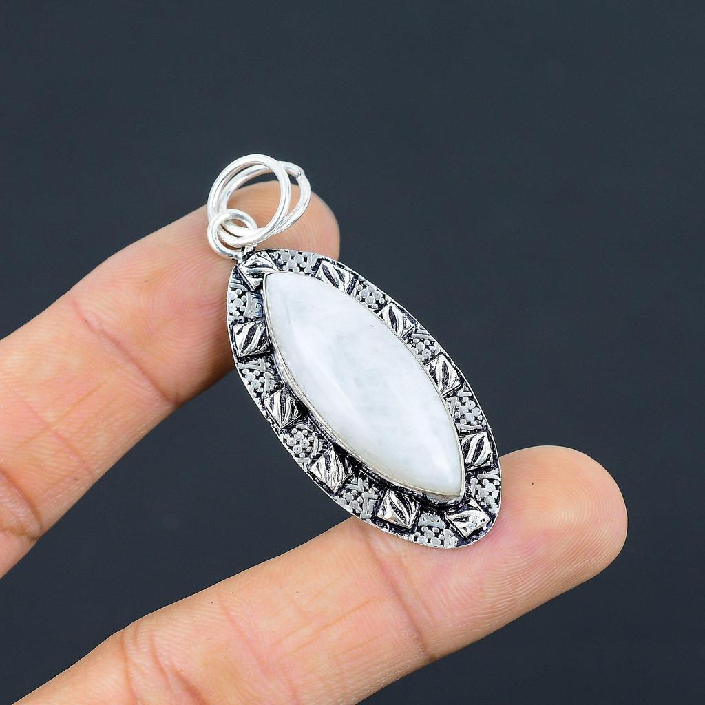 Daughters Day Sale Natural Rainbow Moonstone 925 Sterling Silver Pendant Jewelry