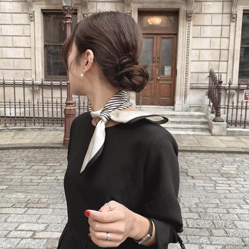 Luna&Dolphin Женский ретро солнцезащитный маленький шелковый шарф 55x55 см бежевая полоса — фото 3