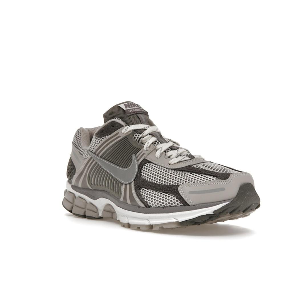 Nike Air Zoom Vomero 5 Light Iron Ore Unisex-Sneaker Grau Metallic-Silber Photon-Dust FD0791-012