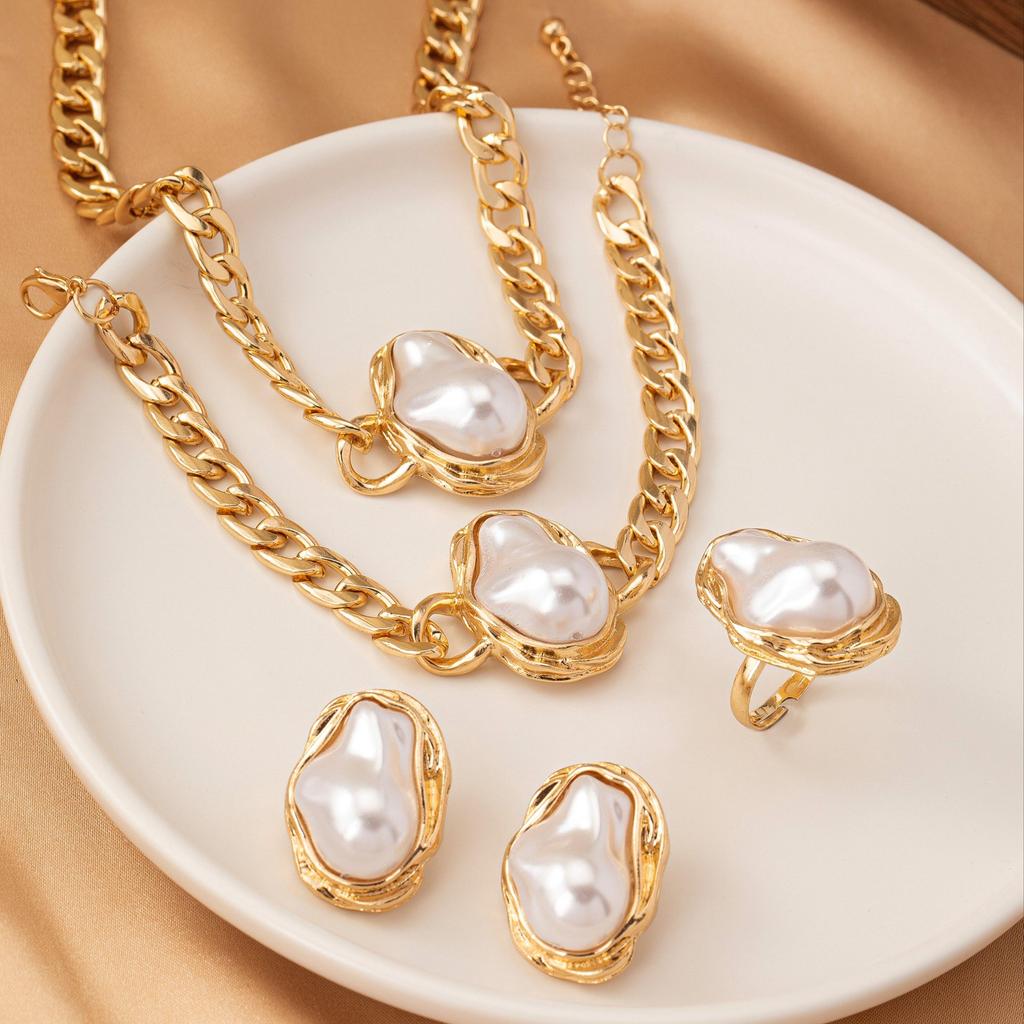 Vintage-Inspired Women's Jewelry Set: Faux Pearl Pendant Necklace, Bracelet & Earrings - Chic Plastic Pearl Accents for Casual Attire