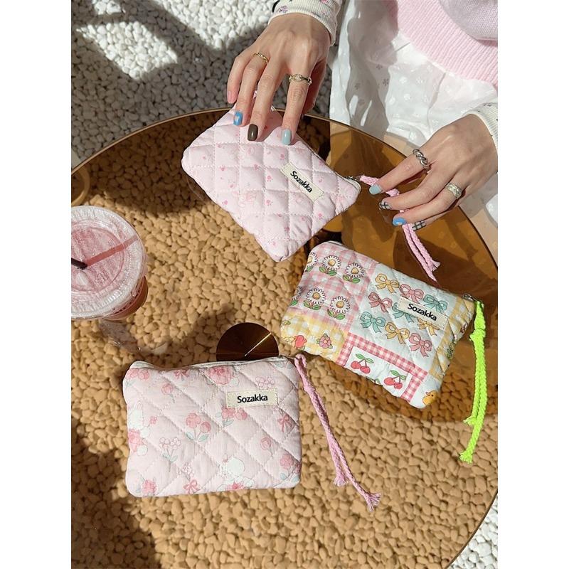 Small fresh floral quilted cotton change bag cute mini portable travel port red envelope storage card bag