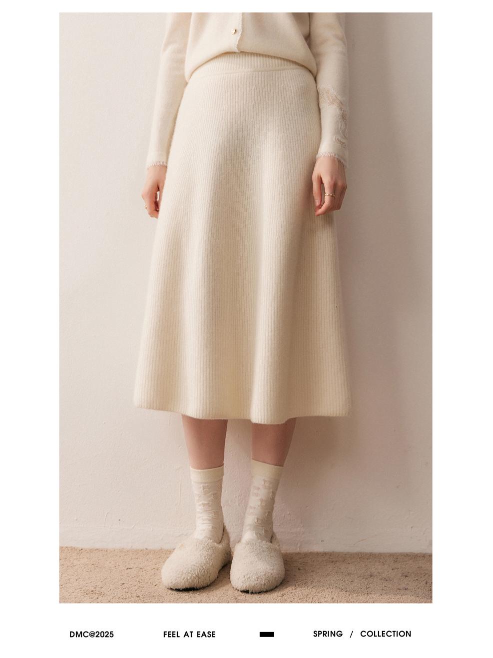

2025 Autumn Cashmere Ribbed Wide-Hem Skirt One Size белый