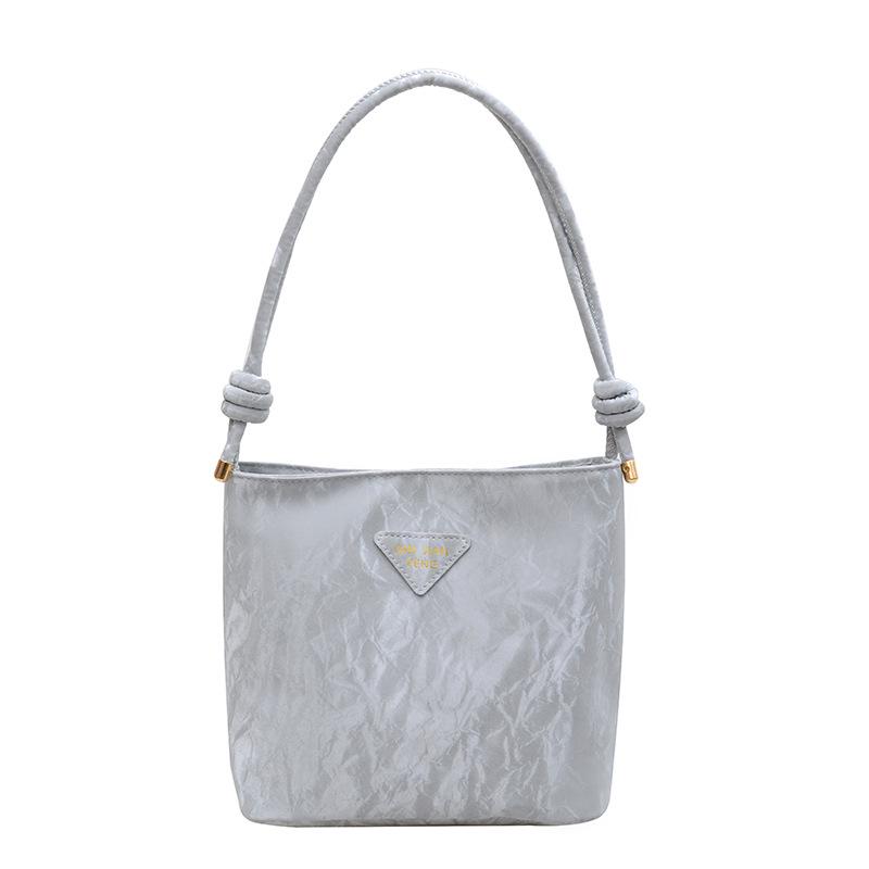 Легкая женская сумка через плечо 2025 - Компактная, универсальная осенне-зимняя сумочка и косметичка светло-серый