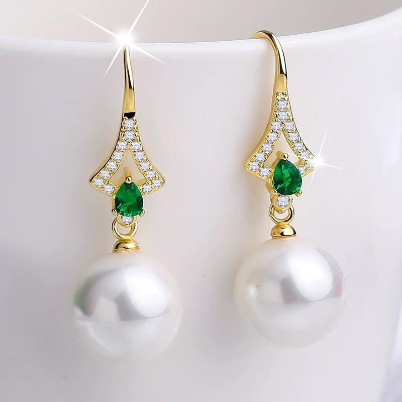 

Sweet Temperament Ear Hooks, Women s Earrings, Simple and Fashionable Temperament, Versatile, Exquisite and High-end, Light Luxury Earrings