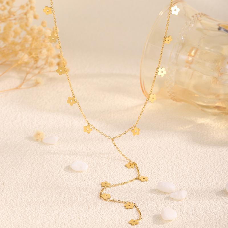 New Fashion Y-shaped Long Chain Five-leaf Flower Pendant Necklace Women's Titanium Steel Necklace Light Luxury High-end Jewelry