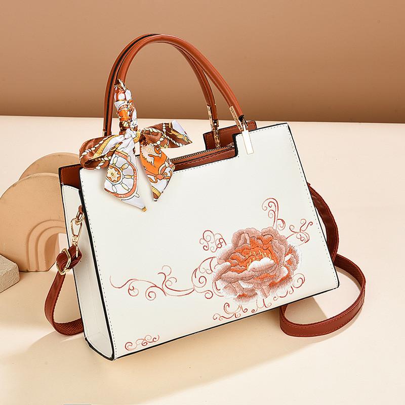 IELGY Ladies Handbag Chinese Style Embroidered Mom Bag