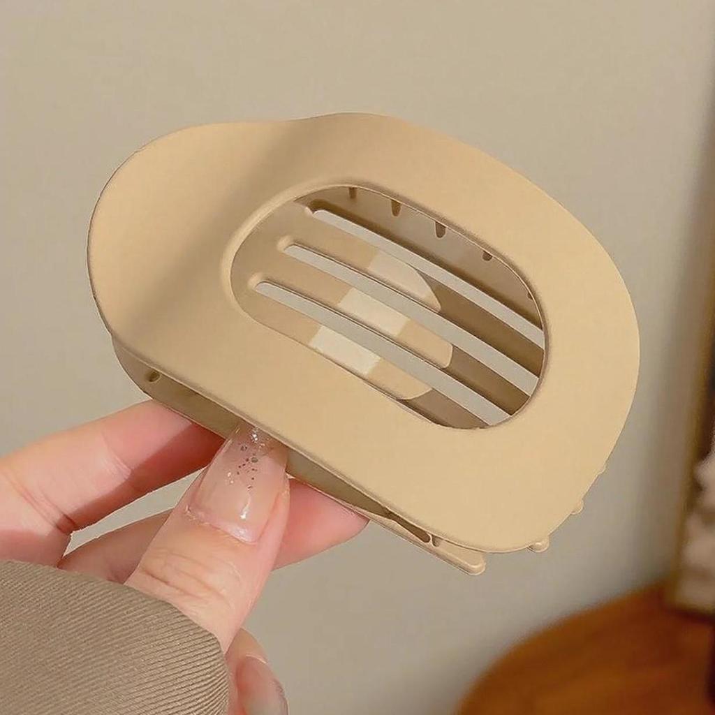 Fashion Oval Hair Claw Clip for Women New Design Leopard Matte Curved Flat Styling Barrettes Hair Accessories