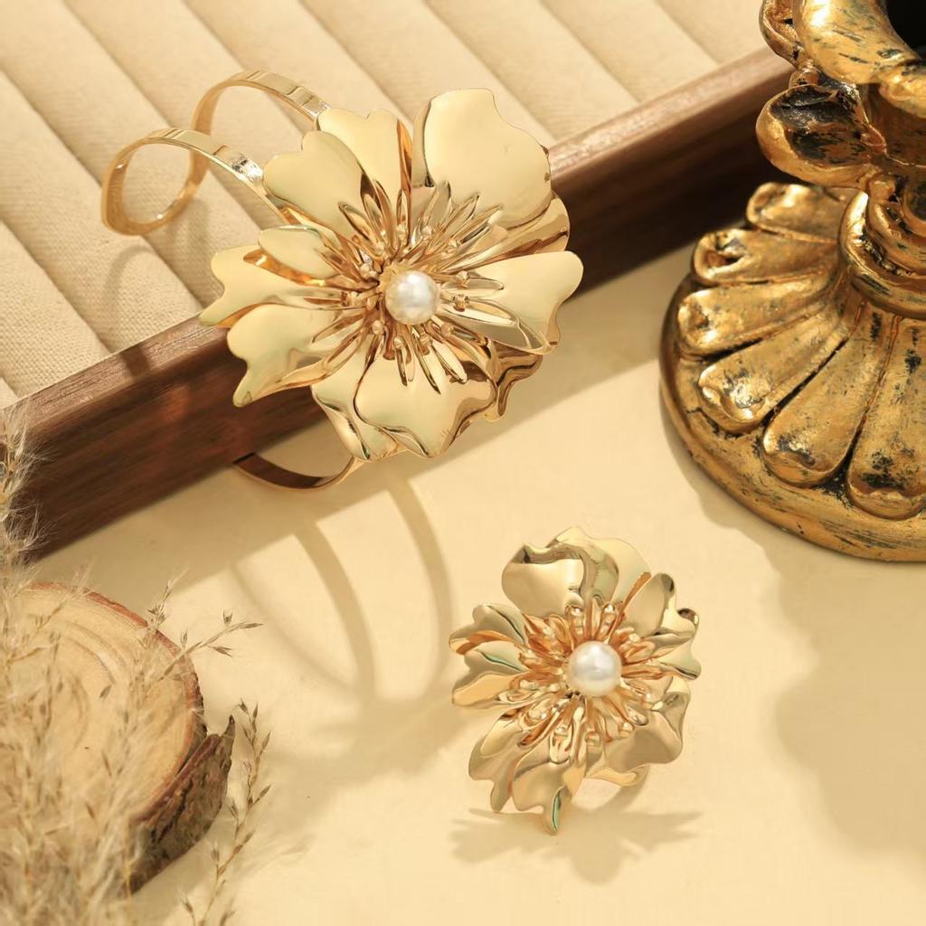 Personalized flower bracelet ring set elegant retro pearl petal metal bracelet