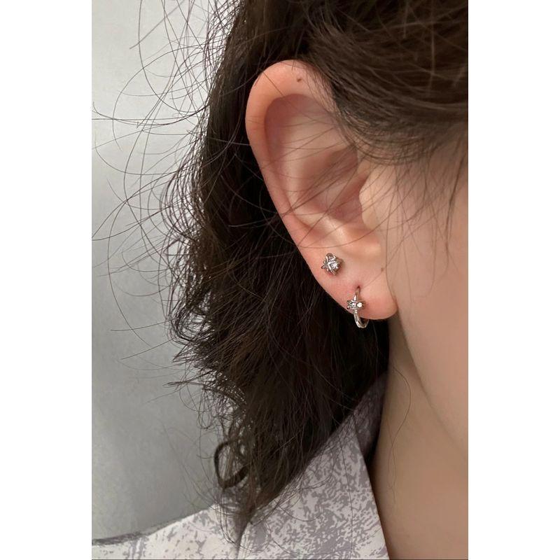 

Крест Планета Циркон Серьга-пусет для козелка уха Круглая Клипса для уха Женская Серьга с горным хрусталём Кольцо/Серьга-пусет Снимать перед сном Silver Cross planet ear bone nail pair