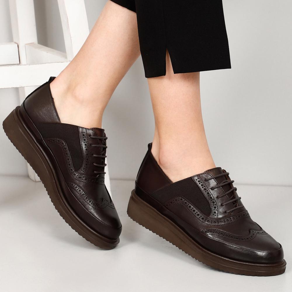 

Коричневые антикварные женские туфли из натуральной кожи с круглым носком и эластичной подошвой на шнуровке 36 кофейный