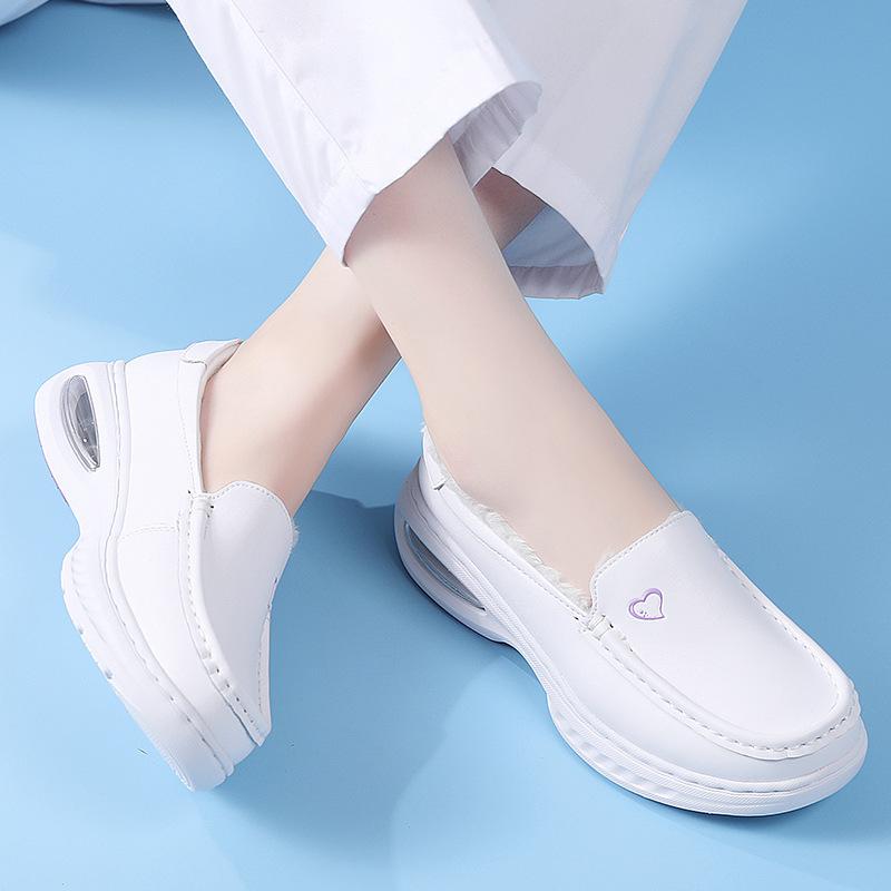 Nurse shoes for women in autumn and winter  anti slip soft sole  thick sole with plush and thick cotton shoes