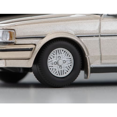TOMYTEC Tomica Limited Vintage Neo 1/64 Scale LV-N137c Toyota Cresta Super Lucent Twin Cam 24 Beige 1986 Model (Finished Model)
