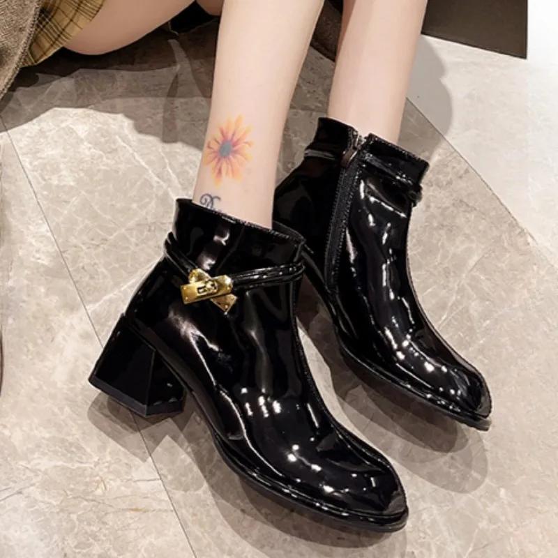 2024 Autumn and Winter New High Heel Women's Boots Fashion Belt Buckle Brand Designer Shoes Casual Short Boots Botas Femininas