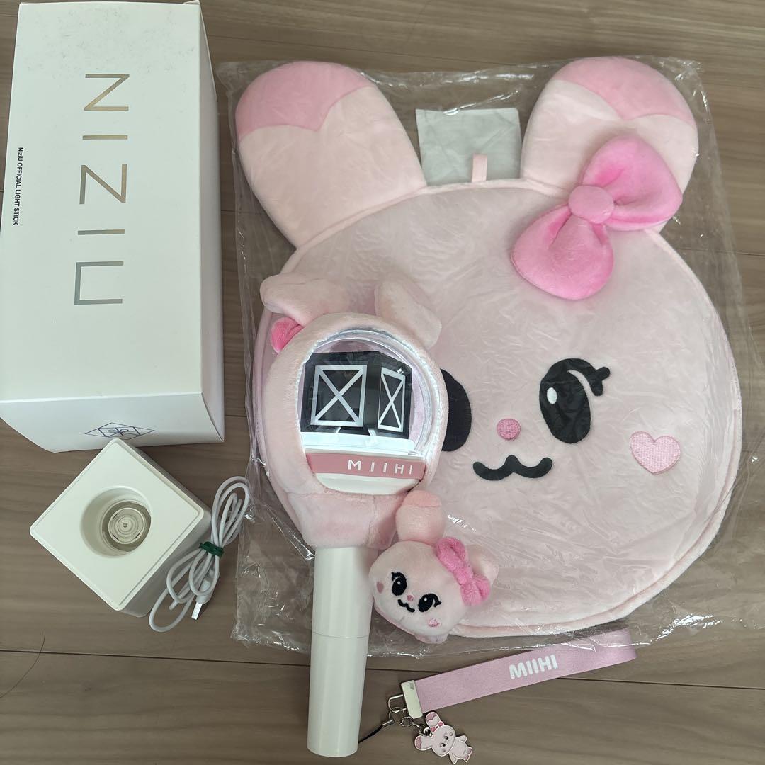

[USED] NiziU penlight