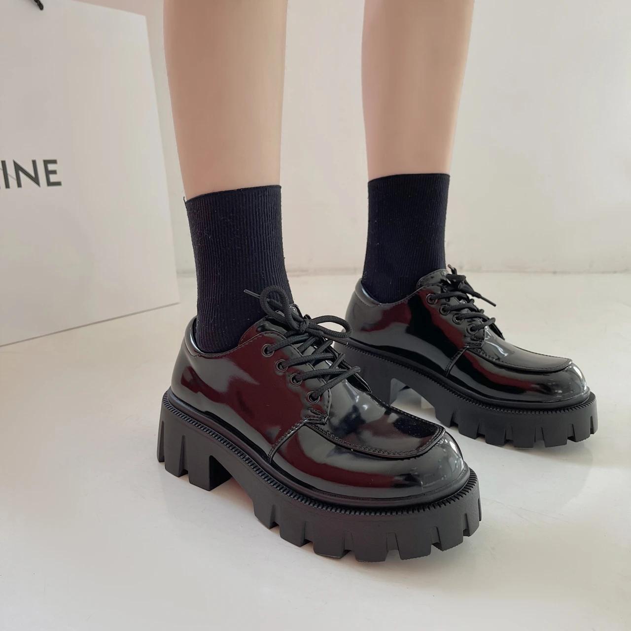 Модные женские кеды на массивном квадратном каблуке с высоким носком 2024 года — фото 5