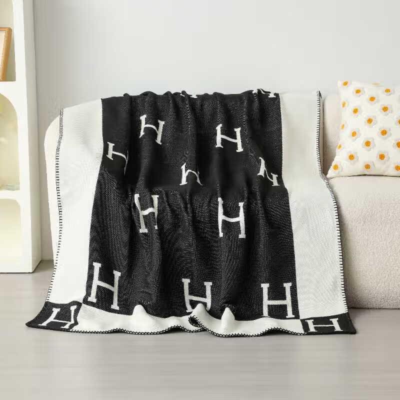 LISM All-Season Thickened Acrylic Fleece Blanket