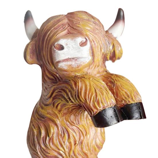 Highland Cow Statue Resin Small Cow Planter Pot Hanger Climbing Animal Flower Pot Hugger for Garden Patio Fence Lawn Yard Plant Pot Decor