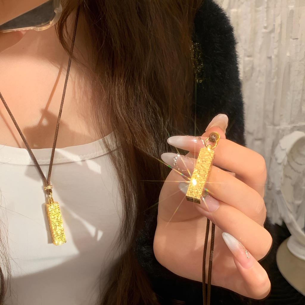 Gold-Plated Shaved Ice Pendant Necklace: Chinese Style Wealth Charm
