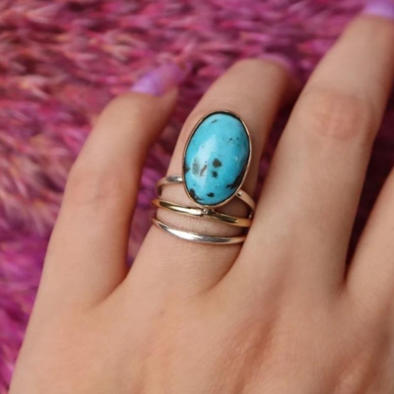 1pcs Bohemian Retro Women's Ring, Elegant Three-layer Design Inlaid with Oval Synthetic Turquoise Ring Suitable for Holiday