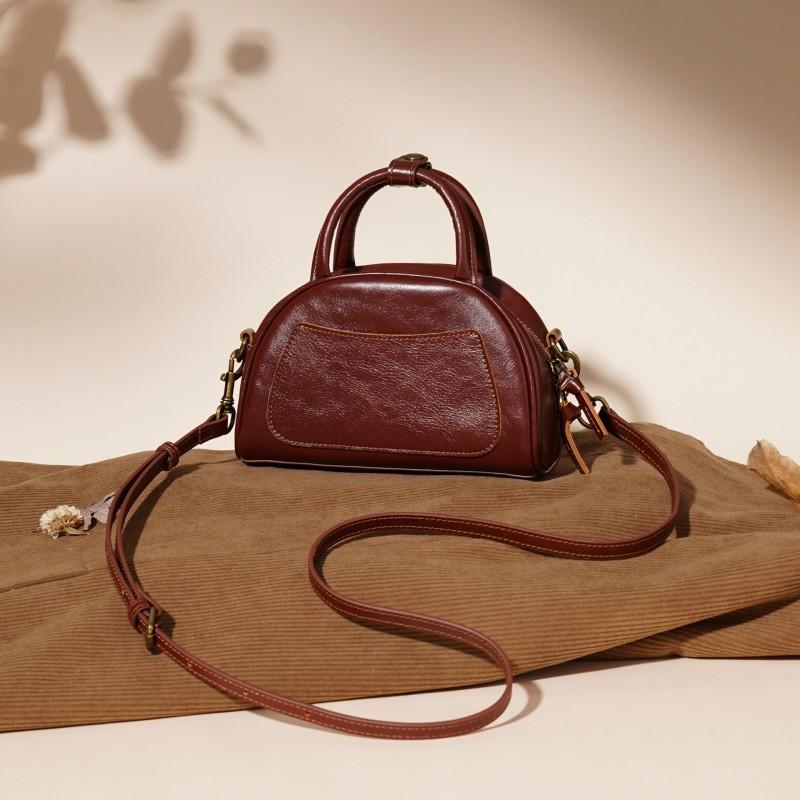 Pravá kůže 2025 Trendy Retro Malá čtvercová taška Všestranná Jednoramenná Crossbody Kabelka Populární Bowlingové Ženy