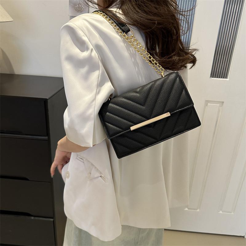 2024 Spring New Small Shoulder Bag Casual Commuter Crossbody Bag Fashion Simple Square Bag